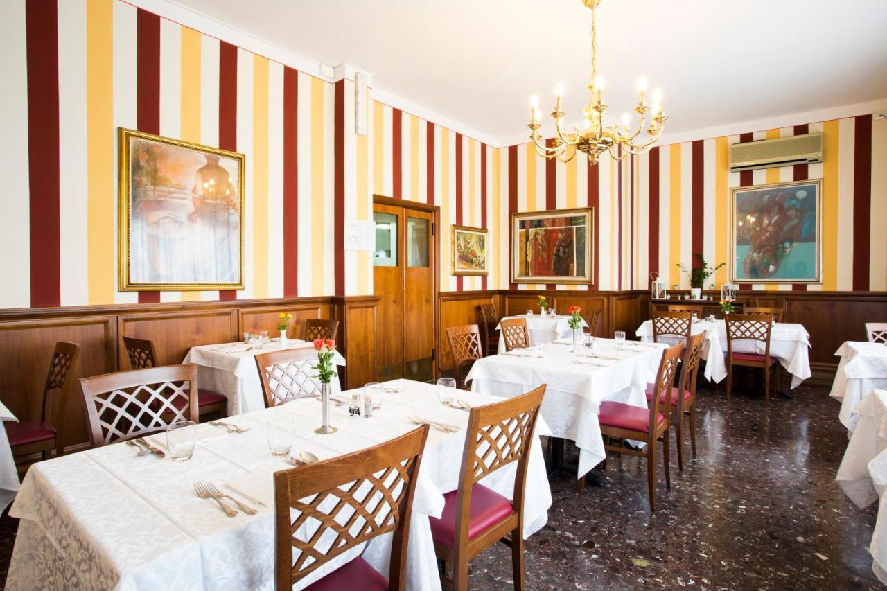 Hotel Ristorante Paladini Carisio Exterior photo