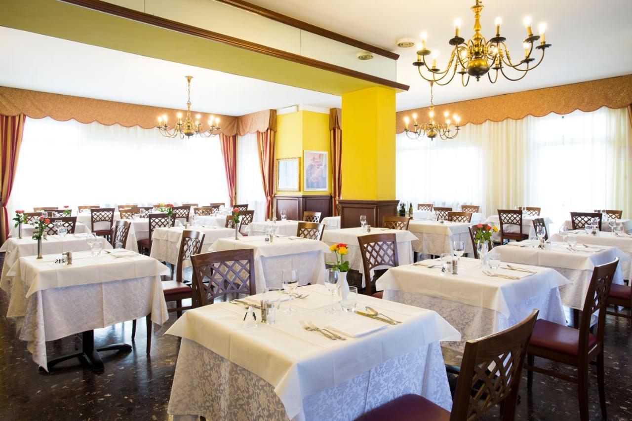 Hotel Ristorante Paladini Carisio Exterior photo
